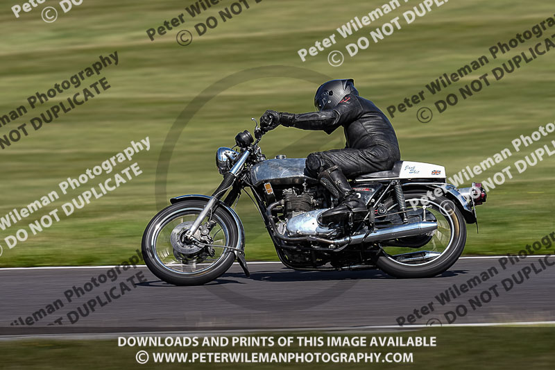 Vintage motorcycle club;eventdigitalimages;mallory park;mallory park trackday photographs;no limits trackdays;peter wileman photography;trackday digital images;trackday photos;vmcc festival 1000 bikes photographs